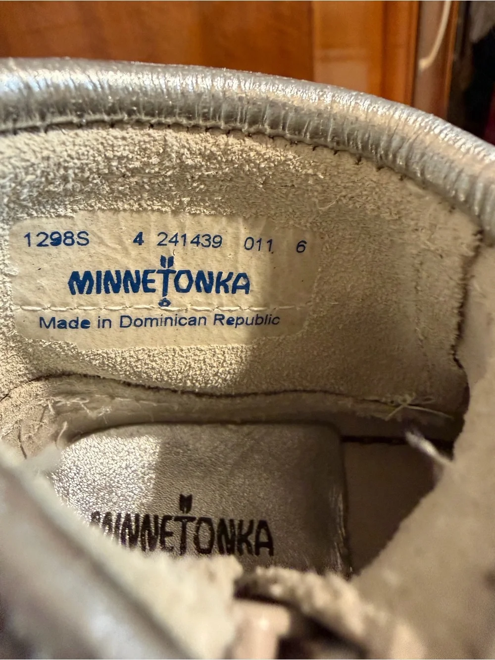 Minnetonka Metallic Silver Double Fringe Moccasin Boots Kids Size 4